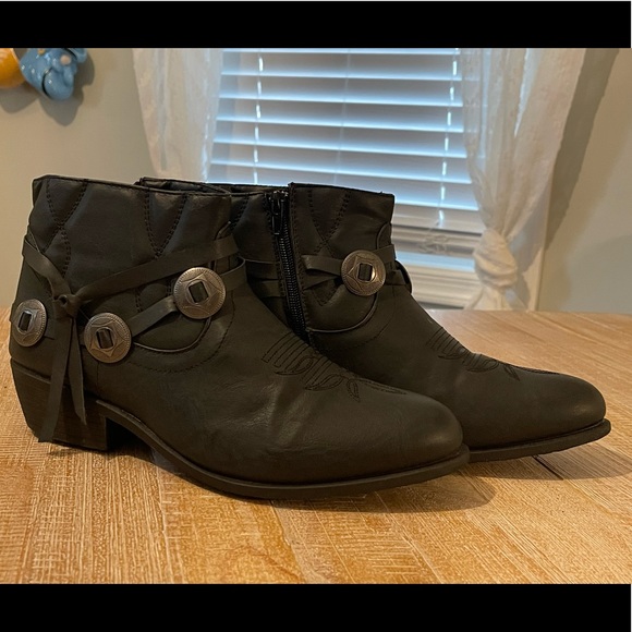 Rue21 Western Booties - Picture 1 of 4